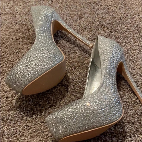 Sequins Round Toe High Heels Pumps - Picture 2 of 9